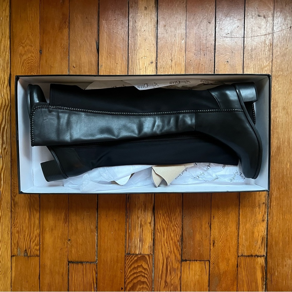 🇨🇦 NIB Black Leather Over-the-knee/Thigh-high Boots - Designed in Canada